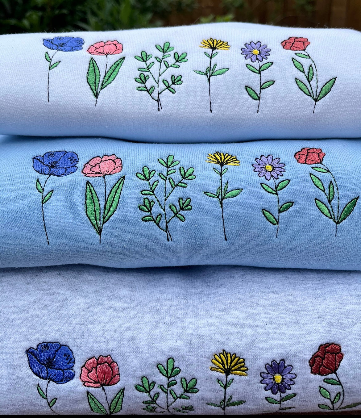 Wildflower’s embroidered Crewneck