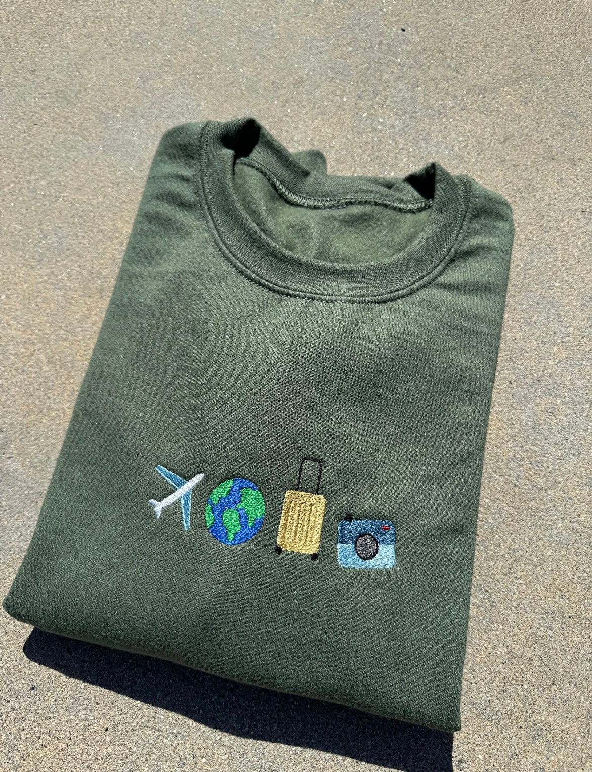 Travel embroidered Crewneck