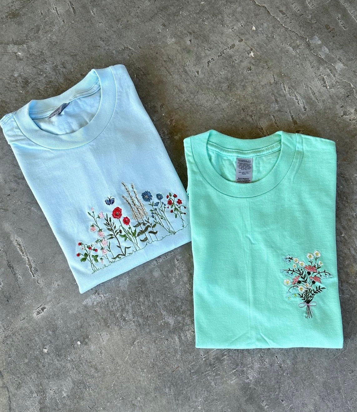 Wild flower and flower bouquet embroidered T-shirt